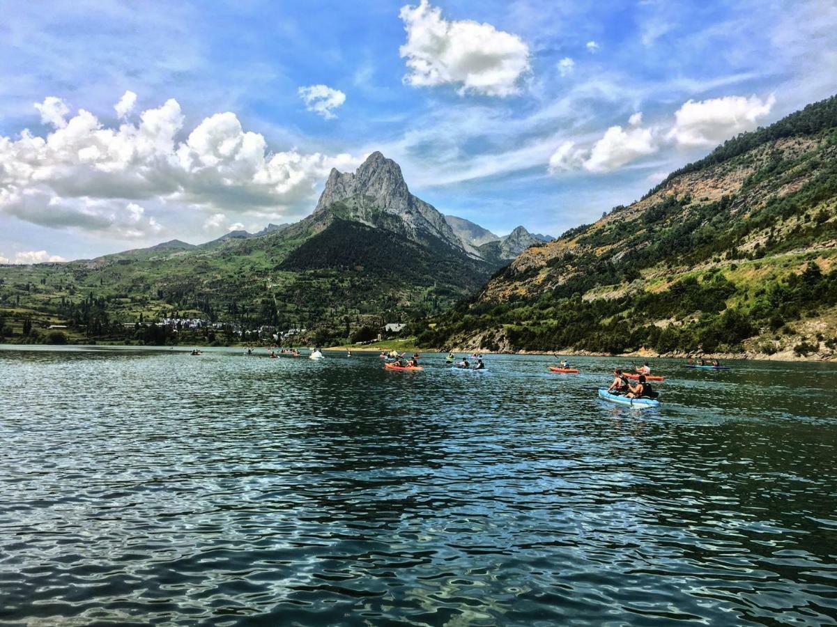 Edif. La Corona El Pueyo de Jaca Bagian luar foto