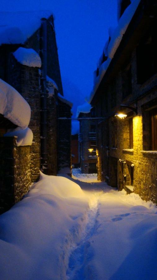 Edif. La Corona El Pueyo de Jaca Bagian luar foto