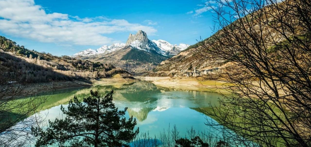 Edif. La Corona El Pueyo de Jaca Bagian luar foto
