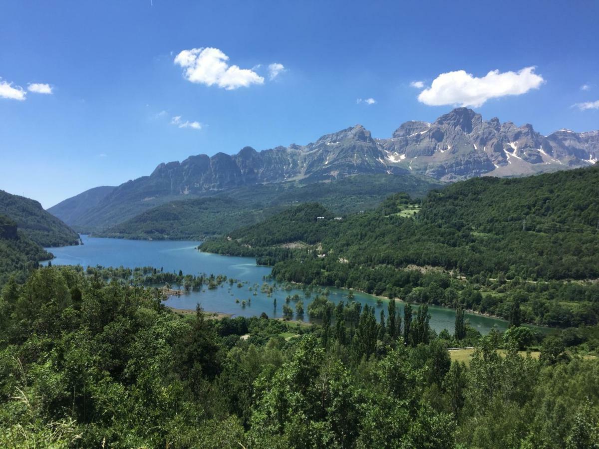 Edif. La Corona El Pueyo de Jaca Bagian luar foto